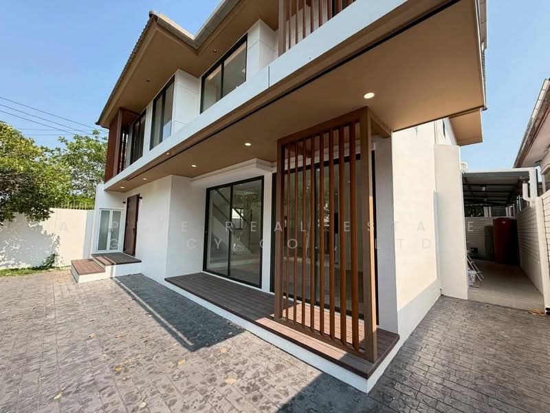 บ้านเดี่ยว 2 ชั้นมินิมอลโมเดิร์น รีโนเวทใหม่, Bangkok, Khlong Tan Nua, Watthana, Bangkok, 4 Bedrooms, 400 sqm, Single Detached House For Sale, by Aspire Real Estate Agency Co., Ltd., 60063117 - DDproperty.com