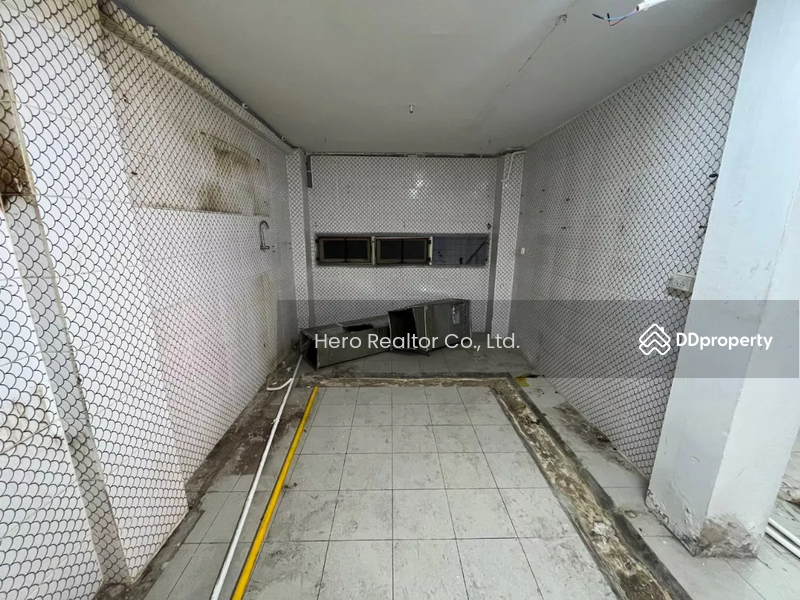 For Rent - For Rent Bangkok Shop House Sukhumvit Watthana BTS Nana BRE24139, Bangkok