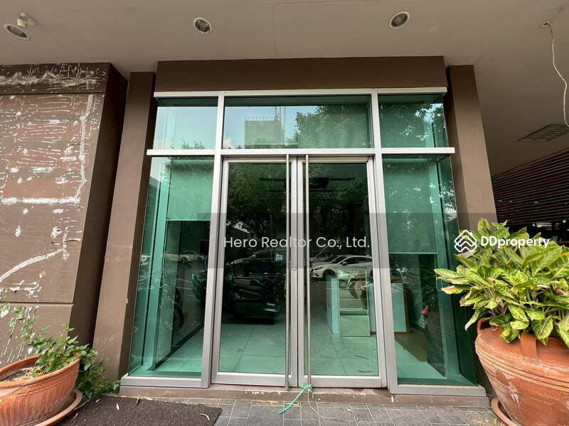 For Rent - Bangkok Office Retail Showroom Sukhumvit Watthana BTS Ekkamai BRE24067, Bangkok