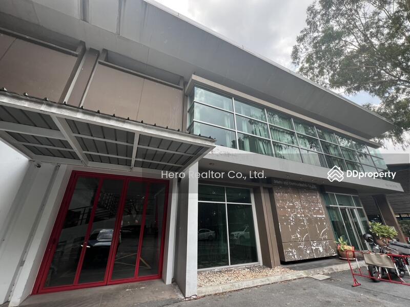 For Rent - Bangkok Office Retail Showroom Sukhumvit Watthana BTS Ekkamai BRE24067, Bangkok