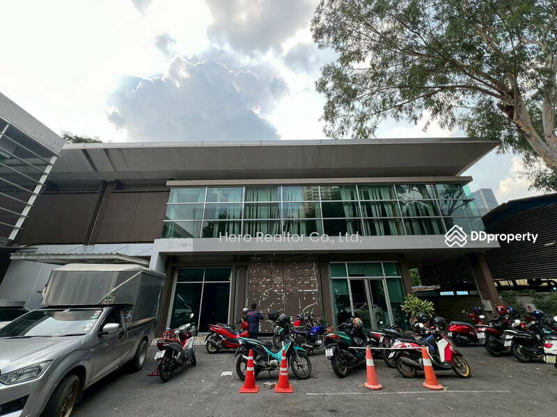 For Rent - Bangkok Office Retail Showroom Sukhumvit Watthana BTS Ekkamai BRE24067, Bangkok