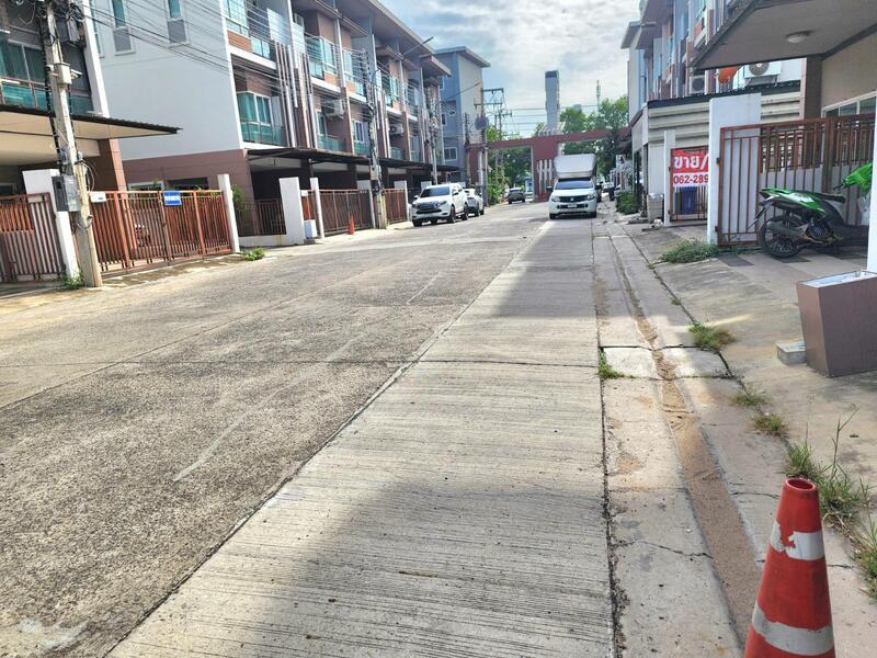 For Sale - Townhome for sale close 80th Anniversary year, Nakhon Ratchasima