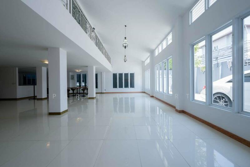 ขาย - Chock Chai Ruam Mit, กรุงเทพ