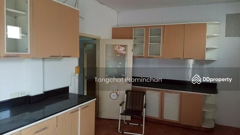 For Rent - standalone for rent, Sukhumvit, Klong Toei, Bangkok