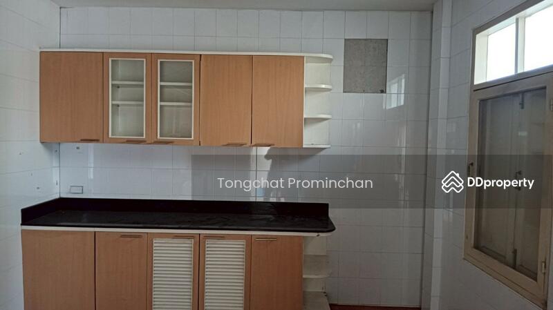 For Rent - standalone for rent, Sukhumvit, Klong Toei, Bangkok