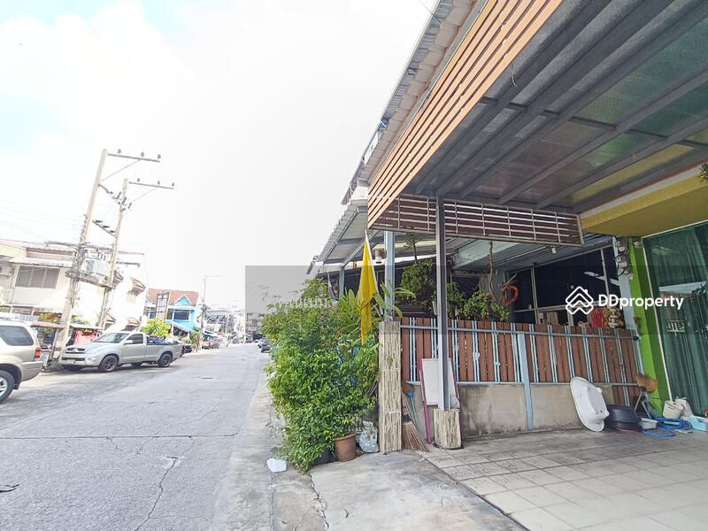 ขาย - อาคารพาณิชย์ 3 ชั้นครึ่ง หมู่บ้านสราสินีวิลล์ พหลโยธิน62, ปทุมธานี