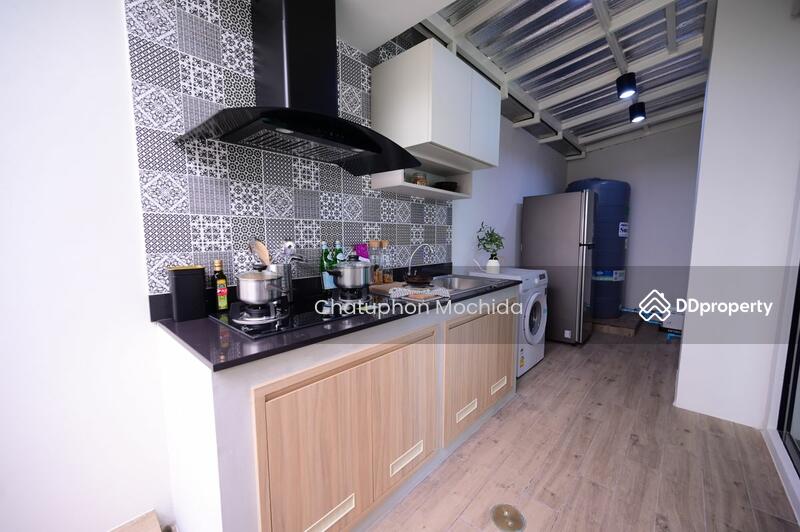 ขาย - 5-Br Townhouse near BTS Kheha, สมุทรปราการ