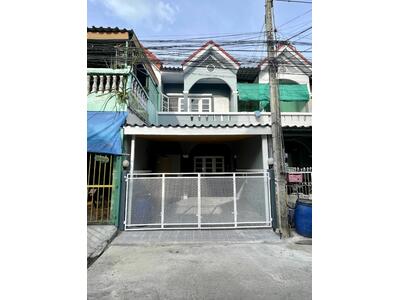 ขาย - ทาวน์เฮาส์ 2 ชั้น รีโนเวทใหม่ หมู่บ้านสมัครเพลส ซอยพยอม20 พื้นที่ 17 ตร.ว. 2 นอน 2 น้ำ, พระนครศรีอยุธยา