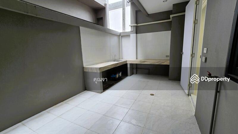 For Sale - หลังมุมหน้าโครงการ บ้านทรงนอร์ดิก ไม่เคยเข้าอยู่ ขาย ทาวน์โฮม หมู่บ้าน Assawin Village, Samut Songkhram