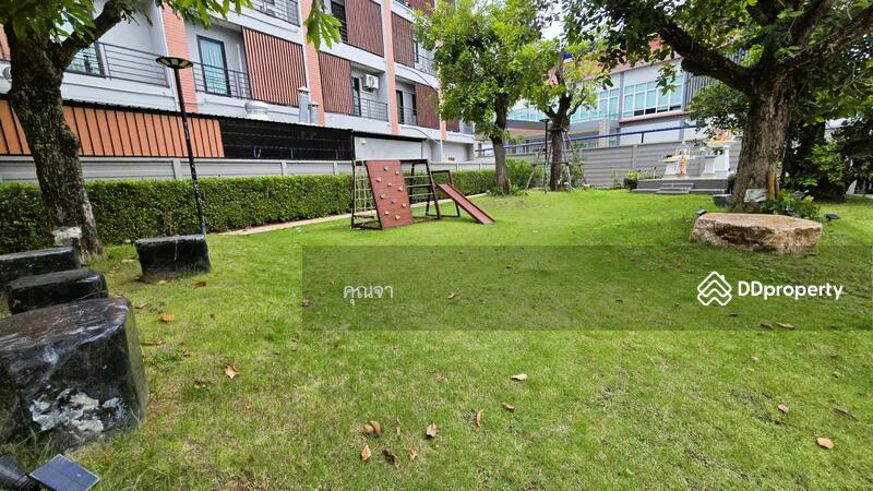 ขาย - หลังมุมหน้าโครงการ บ้านทรงนอร์ดิก ไม่เคยเข้าอยู่ ขาย ทาวน์โฮม หมู่บ้าน Assawin Village, สมุทรสงคราม