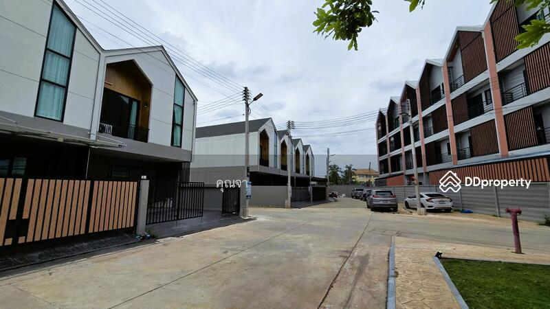For Sale - หลังมุมหน้าโครงการ บ้านทรงนอร์ดิก ไม่เคยเข้าอยู่ ขาย ทาวน์โฮม หมู่บ้าน Assawin Village, Samut Songkhram