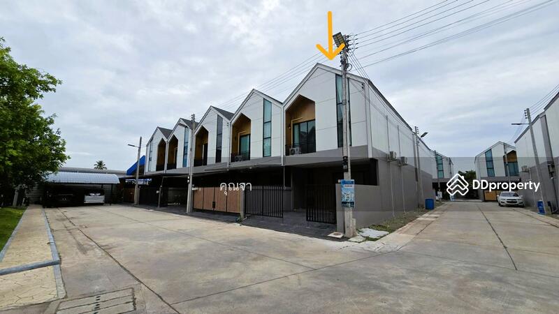 For Sale - หลังมุมหน้าโครงการ บ้านทรงนอร์ดิก ไม่เคยเข้าอยู่ ขาย ทาวน์โฮม หมู่บ้าน Assawin Village, Samut Songkhram