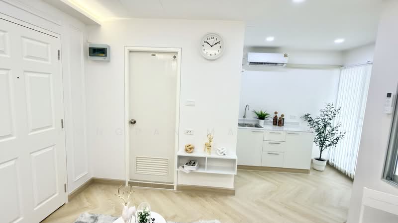 Lumpini Condo Town Bodindecha Ramkhamhaeng, Bangkok, Soi Ramkhamhaeng 43/1, Phlapphla, Wang Thonglang, Bangkok, 1 Bedroom, 28 sqm, Condo For Sale, by Pongpan Matkhao, 60069227 - DDproperty.com