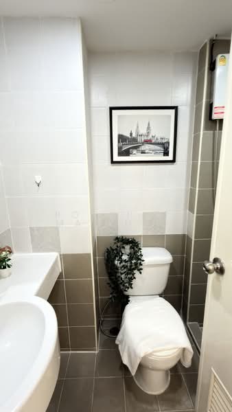 Lumpini Condo Town Bodindecha Ramkhamhaeng, Bangkok, Soi Ramkhamhaeng 43/1, Phlapphla, Wang Thonglang, Bangkok, 1 Bedroom, 28 sqm, Condo For Sale, by Pongpan Matkhao, 60069227 - DDproperty.com