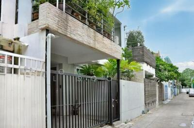 ขาย - 3 ห้องนอน 2 ห้องน้ำ ทาวน์เฮาส์, กรุงเทพ