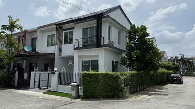 ขาย - ขายทาวเฮ้าส์ วิสต้า อเวนิว วัชรพล 3 ห้องนอน 2 ห้องน้ำ, กรุงเทพ