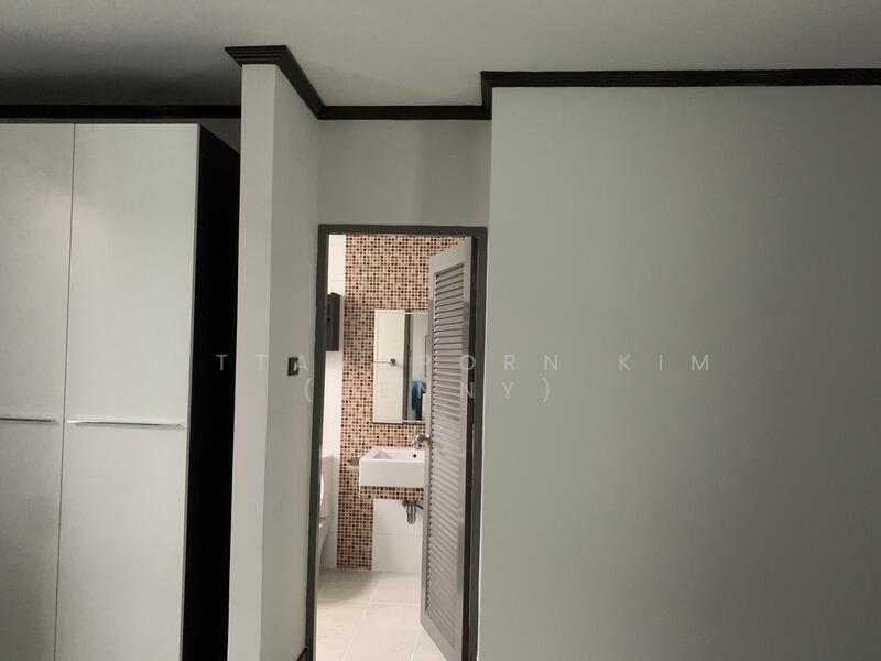 For Rent - ให้เช่า ทาวน์โฮม รีโนเวทใหม่ 3 ชั้น 4 ห้องนอน 4 ห้องน้ำติดกับโรงเรียนนานาชาติ รีเจ้นทฺ์ และ SISB, Bangkok