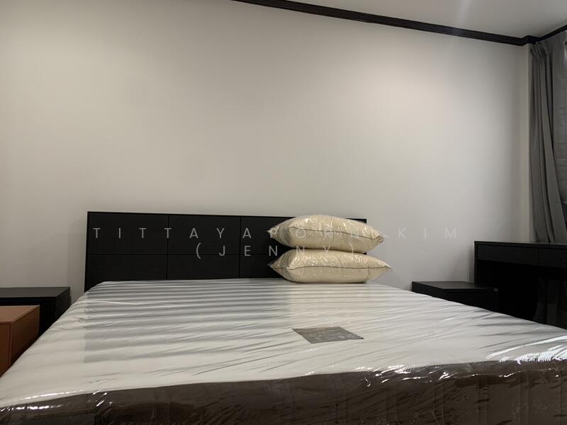 For Rent - ให้เช่า ทาวน์โฮม รีโนเวทใหม่ 3 ชั้น 4 ห้องนอน 4 ห้องน้ำติดกับโรงเรียนนานาชาติ รีเจ้นทฺ์ และ SISB, Bangkok