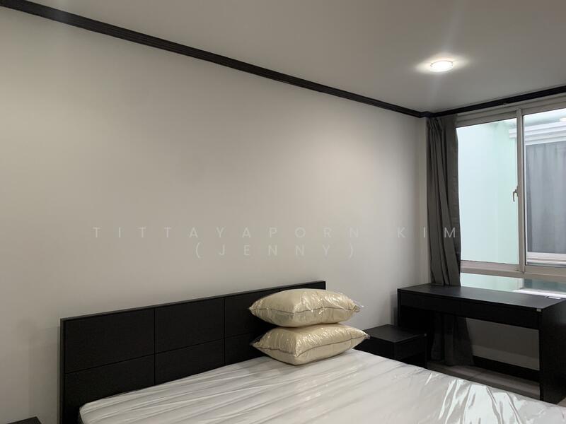 For Rent - ให้เช่า ทาวน์โฮม รีโนเวทใหม่ 3 ชั้น 4 ห้องนอน 4 ห้องน้ำติดกับโรงเรียนนานาชาติ รีเจ้นทฺ์ และ SISB, Bangkok