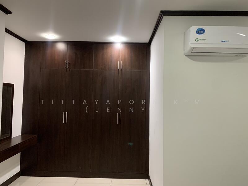 For Rent - ให้เช่า ทาวน์โฮม รีโนเวทใหม่ 3 ชั้น 4 ห้องนอน 4 ห้องน้ำติดกับโรงเรียนนานาชาติ รีเจ้นทฺ์ และ SISB, Bangkok