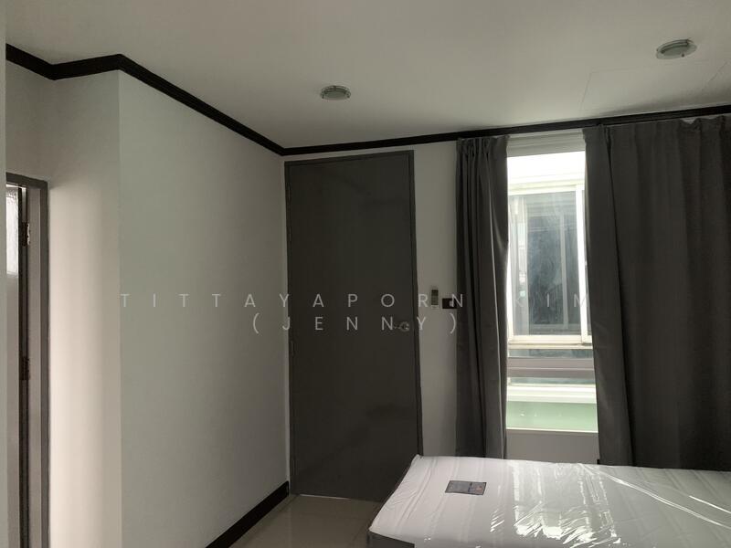 For Rent - ให้เช่า ทาวน์โฮม รีโนเวทใหม่ 3 ชั้น 4 ห้องนอน 4 ห้องน้ำติดกับโรงเรียนนานาชาติ รีเจ้นทฺ์ และ SISB, Bangkok