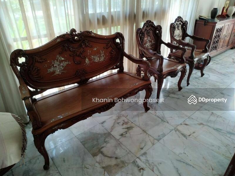 ขาย - 4-Br House near BTS On Nut, กรุงเทพ