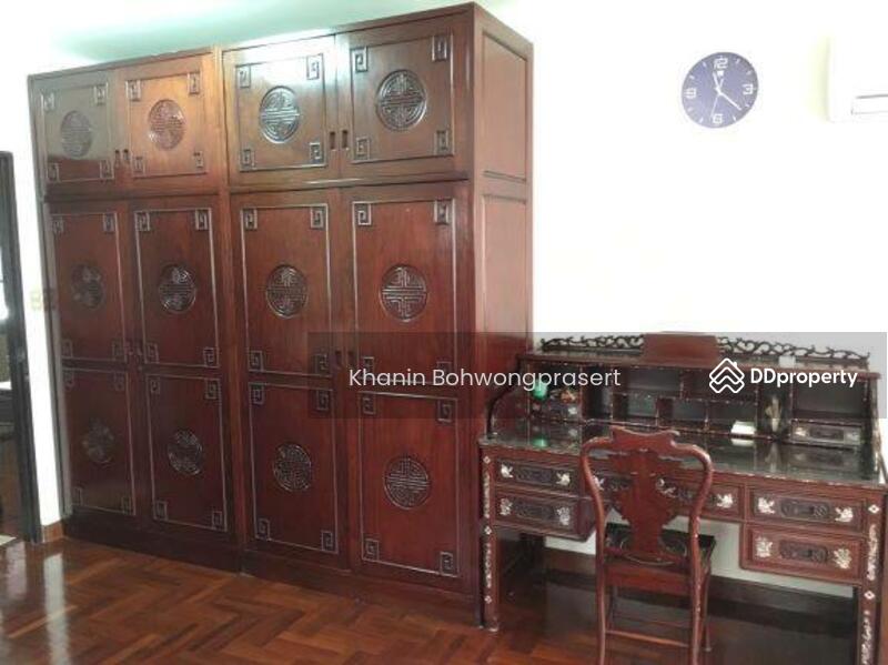 ขาย - 4-Br House near BTS On Nut, กรุงเทพ