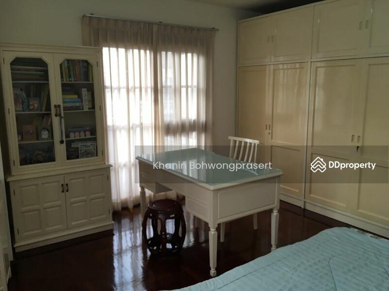 ขาย - 4-Br House near BTS On Nut, กรุงเทพ