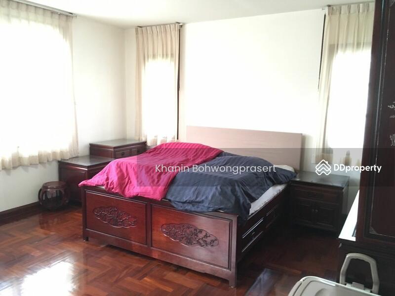 ขาย - 4-Br House near BTS On Nut, กรุงเทพ