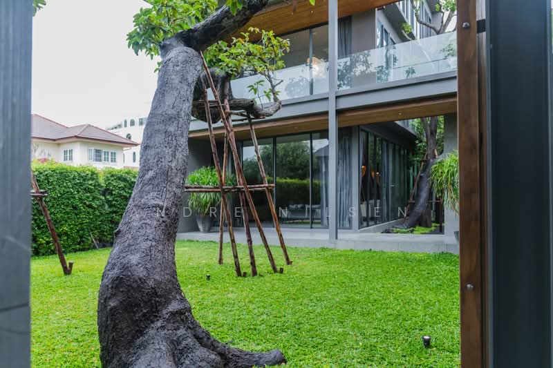 Nak Niwat 20 Alley, Bangkok, Lat Phrao, Lat Phrao, Bangkok, 5 Bedrooms, 1,500 sqm, Single Detached House For Sale, by MISA KWANNIN, 60071177 - DDproperty.com