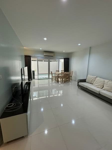 Noble Cube Pattanakarn, Bangkok, Phatthanakan Road, Suan Luang, Bangkok, 2 Bedrooms, 190 sqm, Townhouse For Rent, by ปรินทร์ญาดา ชิณโชติ, 60071224 - DDproperty.com