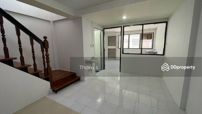 ขาย - ทาวน์เฮ้าส์ 2 ชั้น 22 ตร.วา ประชาชื่น ซอย 8, นนทบุรี