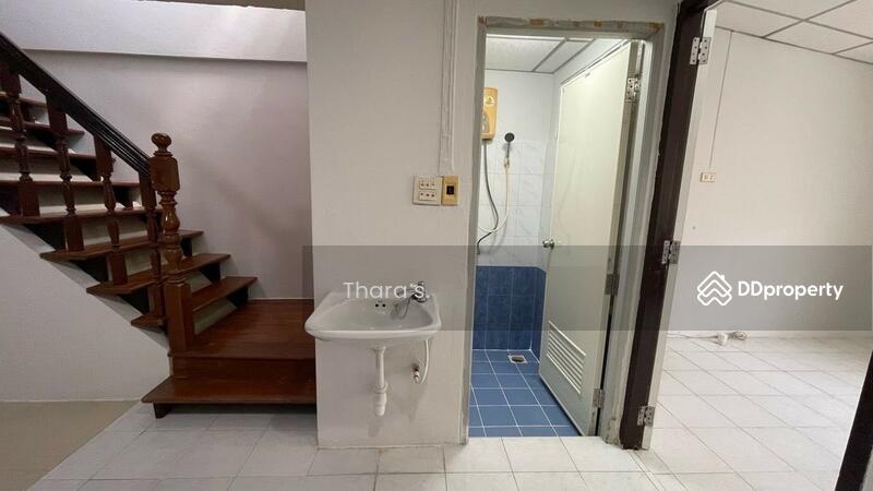 ขาย - ทาวน์เฮ้าส์ 2 ชั้น 22 ตร.วา ประชาชื่น ซอย 8, นนทบุรี