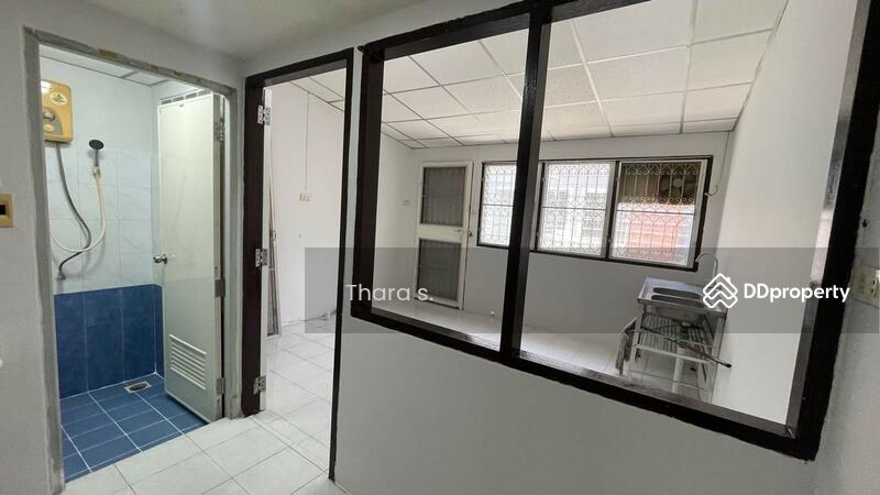 ขาย - ทาวน์เฮ้าส์ 2 ชั้น 22 ตร.วา ประชาชื่น ซอย 8, นนทบุรี