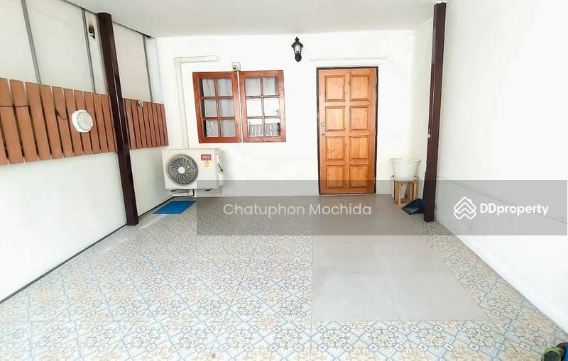 ขาย - 2-Br Townhouse near BTS Srinagarindra, สมุทรปราการ