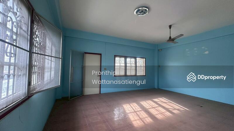 For Rent - Commercial Land for Rent with House and Row Units – Prime Location in Chonburi, Chon Buri
