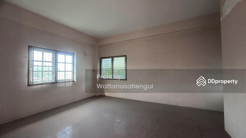 For Rent - Commercial Land for Rent with House and Row Units – Prime Location in Chonburi, Chon Buri