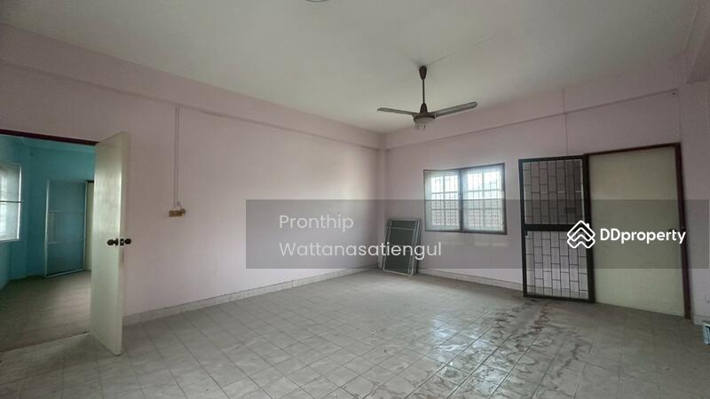 For Rent - Commercial Land for Rent with House and Row Units – Prime Location in Chonburi, Chon Buri