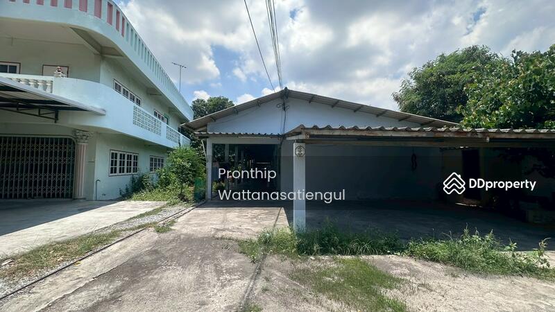 For Rent - Commercial Land for Rent with House and Row Units – Prime Location in Chonburi, Chon Buri