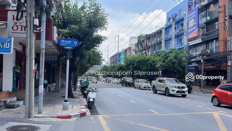 ขาย - ขายทาวน์เฮ้าส์ 4ชั้น ทำเลดี พื้นที่ใช้สอยกว้างขวาง แหล่งชุมชน ย่านเศรษฐกิจ ถ.สุขุมวิท กรุงเทพมหานคร, กรุงเทพ