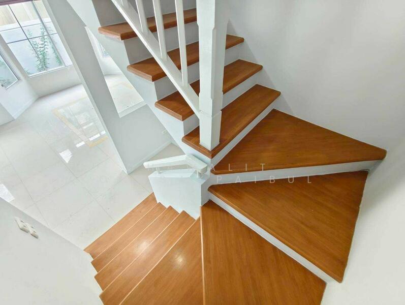 ขายบ้านเดี่ยว พฤกษ์ลดา 2 ลำลูกกาคลอง 4 รีโนเวทใหม่ทั้งหลัง พื้นรอบบ้านทำคอนกรีตปั๊มลาย, ปทุมธานี, ไสวประชาราษฎร์, ลาดสวาย, ลำลูกกา, ปทุมธานี, 150 ตร.ม., บ้านเดี่ยว ขาย, โดย CHAWALIT KONGSAKPAIBUL, 60072340 - DDproperty.com