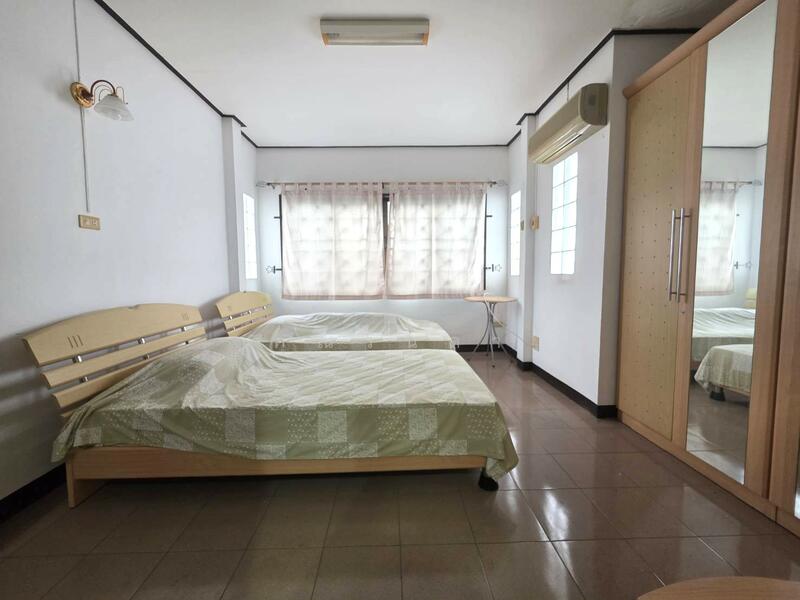 บ้านพร้อมห้องเช่า!! ในตลาดสัตหีบ !ในราคาสุดช๊อค!! ขายบ้านเดี่ยวพร้อมห้องแถว สัตหีบ, Chon Buri (Pattaya), Sattahip, Chon Buri (Pattaya), 6 Bedrooms, 230 sqm, Single Detached House For Sale, by คุณรินดา, 60073795 - DDproperty.com