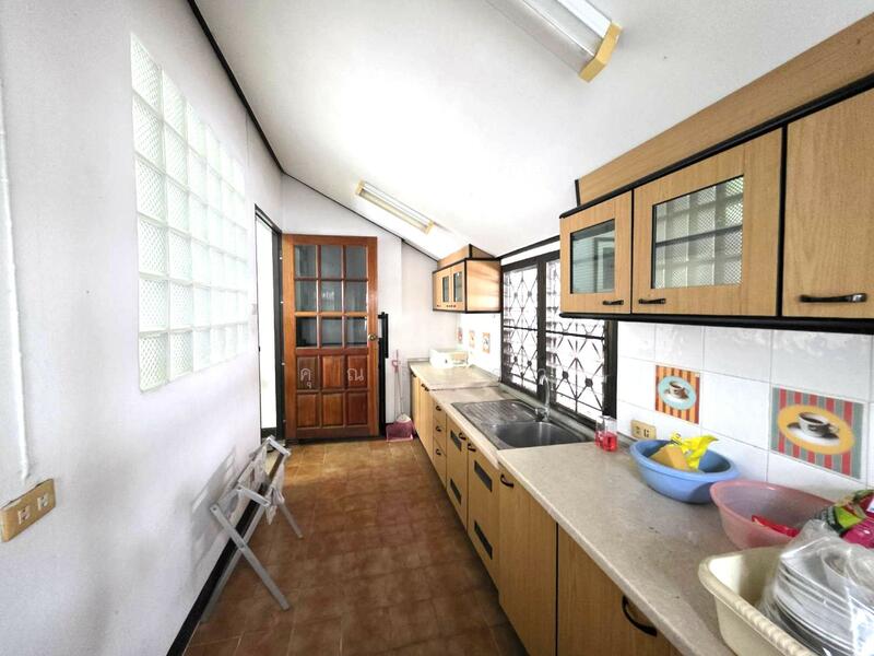 บ้านพร้อมห้องเช่า!! ในตลาดสัตหีบ !ในราคาสุดช๊อค!! ขายบ้านเดี่ยวพร้อมห้องแถว สัตหีบ, ชลบุรี, สัตหีบ, ชลบุรี, 230 ตร.ม., บ้านเดี่ยว ขาย, โดย คุณรินดา, 60073795 - DDproperty.com