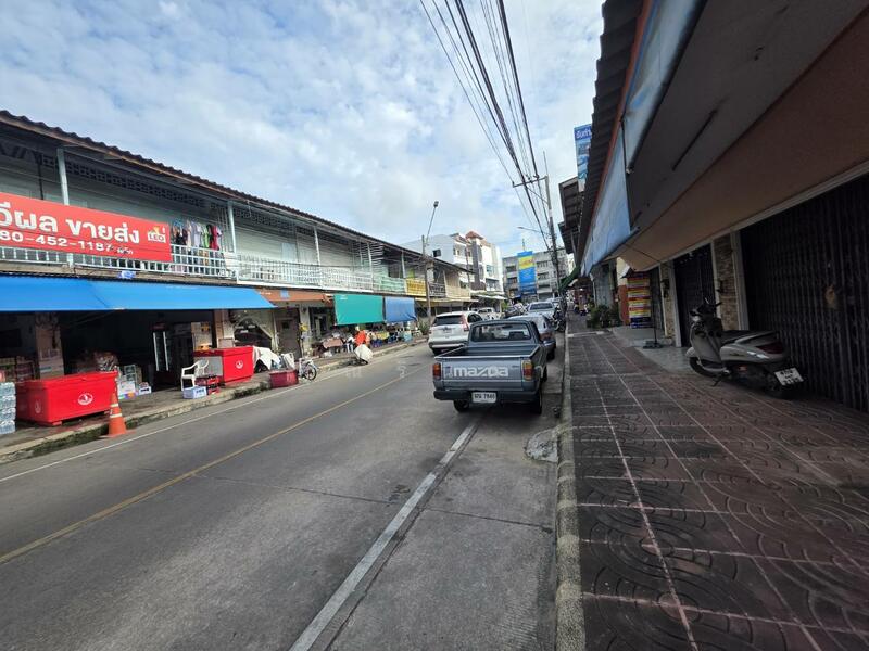 บ้านพร้อมห้องเช่า!! ในตลาดสัตหีบ !ในราคาสุดช๊อค!! ขายบ้านเดี่ยวพร้อมห้องแถว สัตหีบ, ชลบุรี, สัตหีบ, ชลบุรี, 230 ตร.ม., บ้านเดี่ยว ขาย, โดย คุณรินดา, 60073795 - DDproperty.com