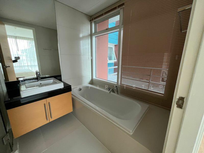 Fullerton Sukhumvit, Bangkok, Sukhumvit Road, Khlong Tan Nua, Watthana, Bangkok, 2 Bedrooms, 96 sqm, Condo For Rent, by LINE @firststep, 60074636 - DDproperty.com