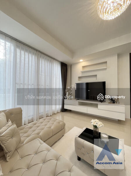 ให้เช่า - Fully Furnished, Big Balcony 5 Bedrooms House for Rent in Ratchadaphisek, MRT Huai Khwa, กรุงเทพ