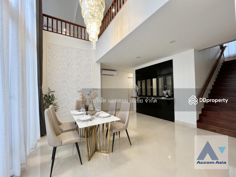 ให้เช่า - Fully Furnished, Big Balcony 5 Bedrooms House for Rent in Ratchadaphisek, MRT Huai Khwa, กรุงเทพ