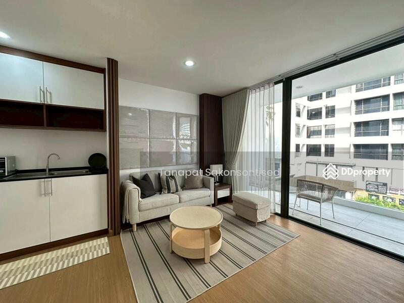 For Rent - 6th Avenue Sukhumvit 15, Bangkok
