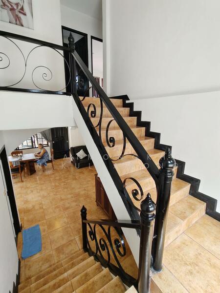 โถ่งบรรได