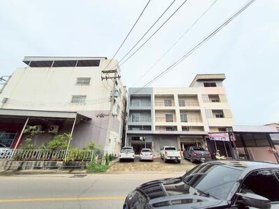 ขาย - ราคานี้ถูกกว่าตลาด ขายอาคารพาณิชย์ 3.5 ชั้น | ห้องริมติดถนนซอยเทพกาญจนา, สมุทรสาคร